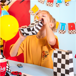 1 st Presentp&aring;se Biltema Eldhjul, F&auml;rggrann 10.5x18x25 cm &ndash; Fartfylld gl&auml;dje till kalaset!