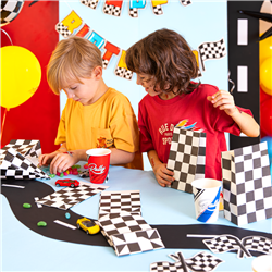 1 st Presentp&aring;se Biltema Eldhjul, F&auml;rggrann 10.5x18x25 cm &ndash; Fartfylld gl&auml;dje till kalaset!