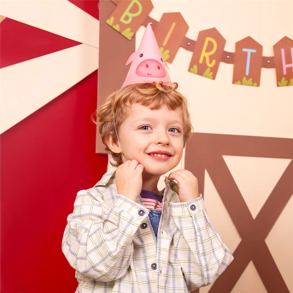 6 st Partyhattar Racingtema blandade färger 16 cm 6 st Partyhattar Racingtema blandade färger 16 cm