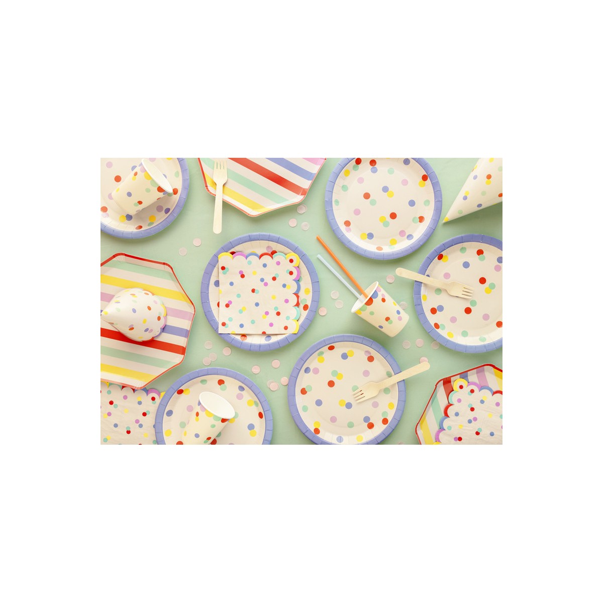 Plates Confetti, 23 cm, mix (1 pkt / 6 pc.) Plates Confetti, 23 cm, mix (1 pkt / 6 pc.)