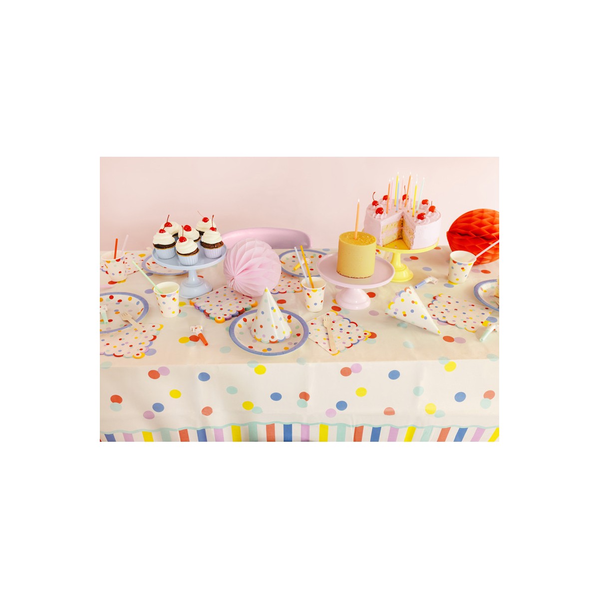 Plates Confetti, 23 cm, mix (1 pkt / 6 pc.) Plates Confetti, 23 cm, mix (1 pkt / 6 pc.)