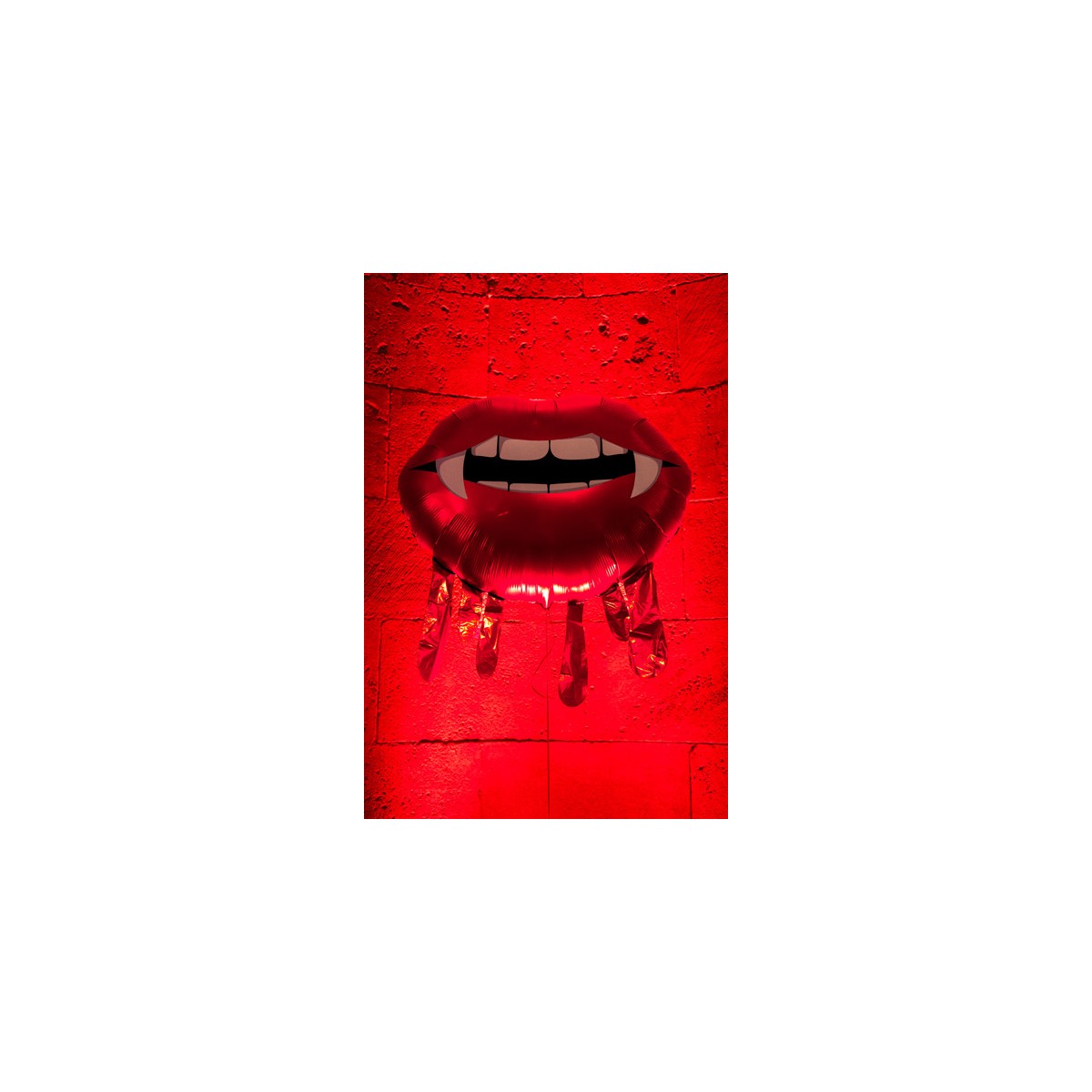Foil balloon Bleeding lips, 92x60 cm, red
