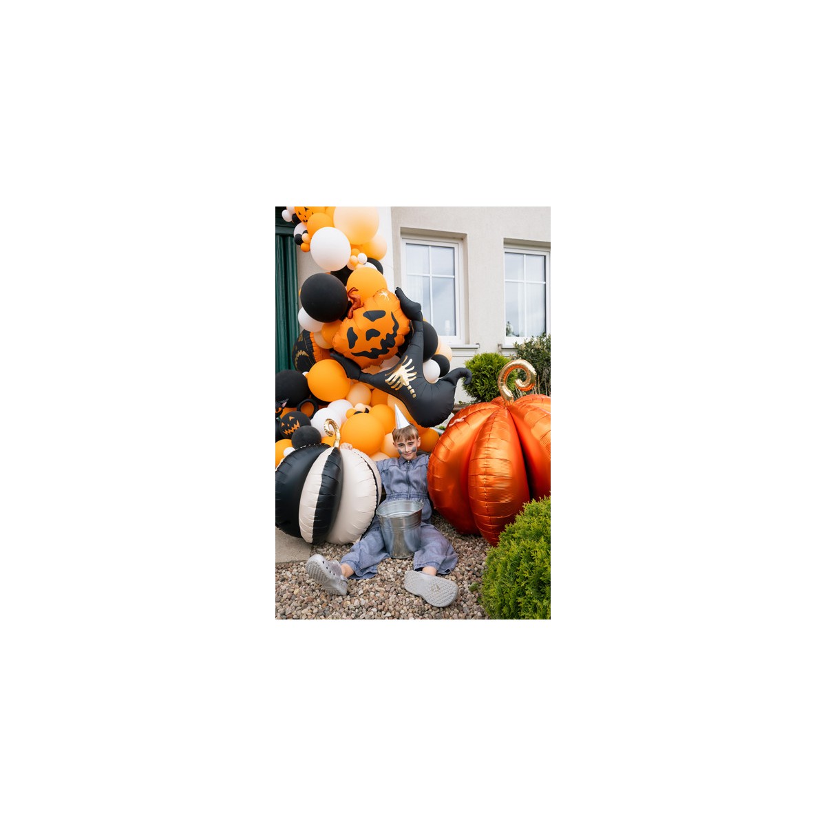 Foil balloon Scarecrow, 60x100 cm, black and orange