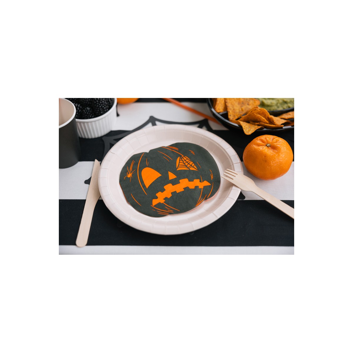 Napkins Scary pumpkins, 16.5x15 cm, orange and black (1 pkt / 20 pc.) Napkins Scary pumpkins, 16.5x15 cm, orange and black (1 pkt / 20 pc.)