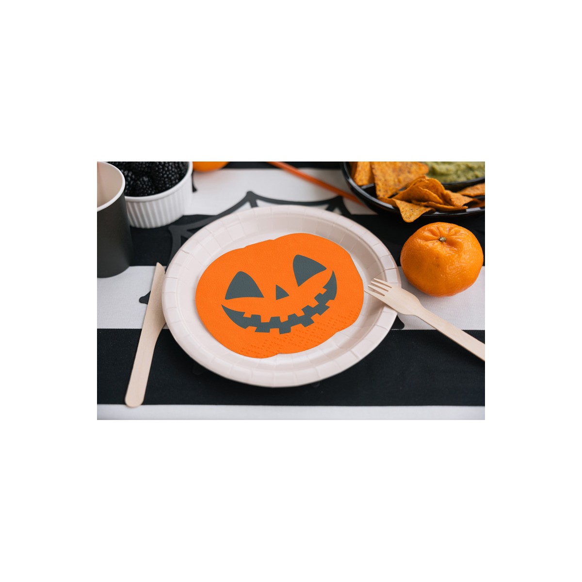 Napkins Scary pumpkins, 16.5x15 cm, orange and black (1 pkt / 20 pc.) Napkins Scary pumpkins, 16.5x15 cm, orange and black (1 pkt / 20 pc.)