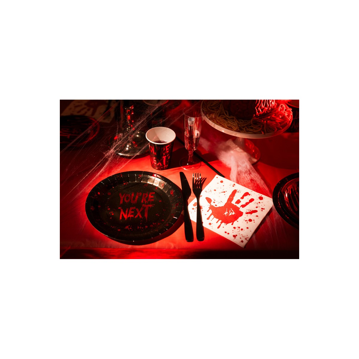 Paper plates You're next, 23 cm, black-red (1 pkt / 6 pc.) Paper plates You're next, 23 cm, black-red (1 pkt / 6 pc.)