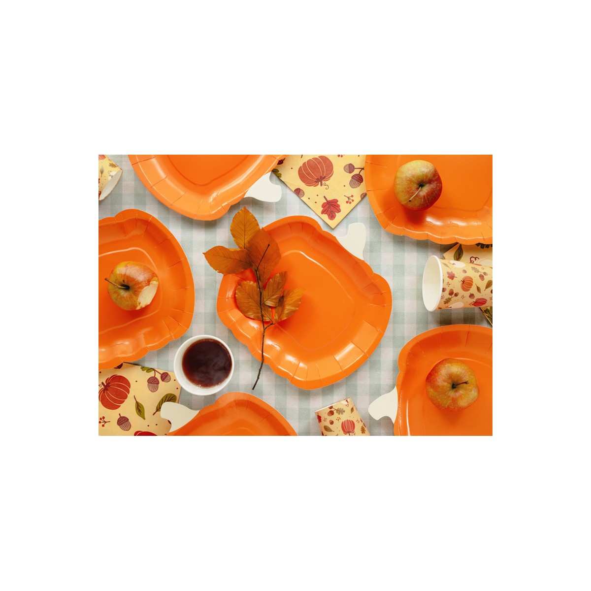 Paper plates Pumpkin, 23.5x24 cm, orange (1 pkt / 6 pc.) Paper plates Pumpkin, 23.5x24 cm, orange (1 pkt / 6 pc.)