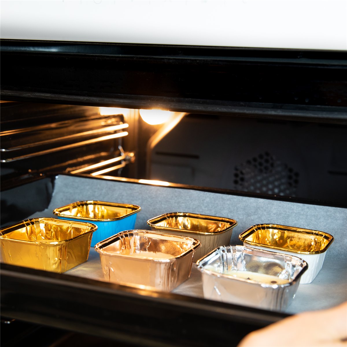 10 st. Bakformar Rektangul&auml;ra Guld Aluminium 11x6,5x4 cm