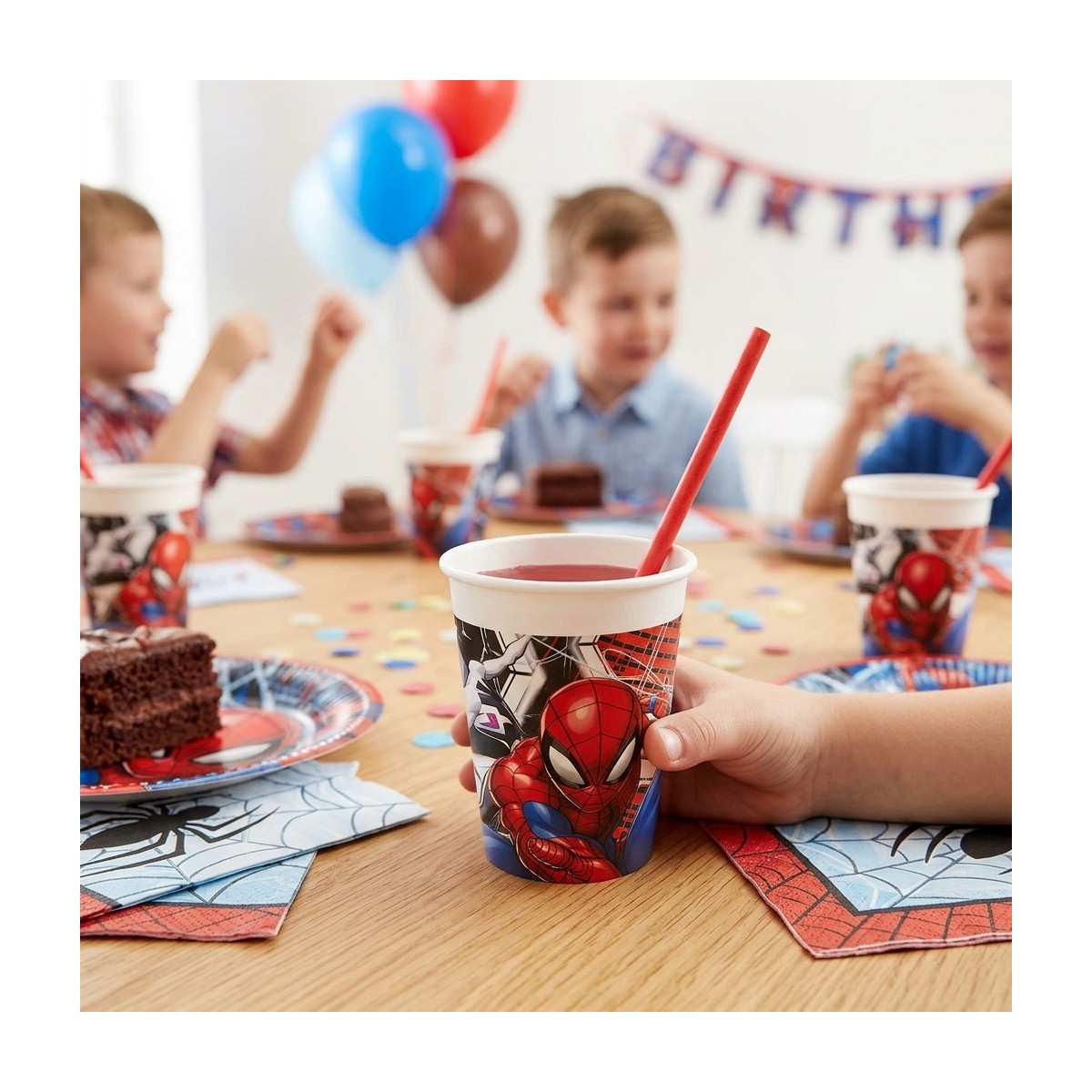 8 st. Spider-Man® Pappmuggar röda 200 ml 8 st. Spider-Man® Pappmuggar röda 200 ml