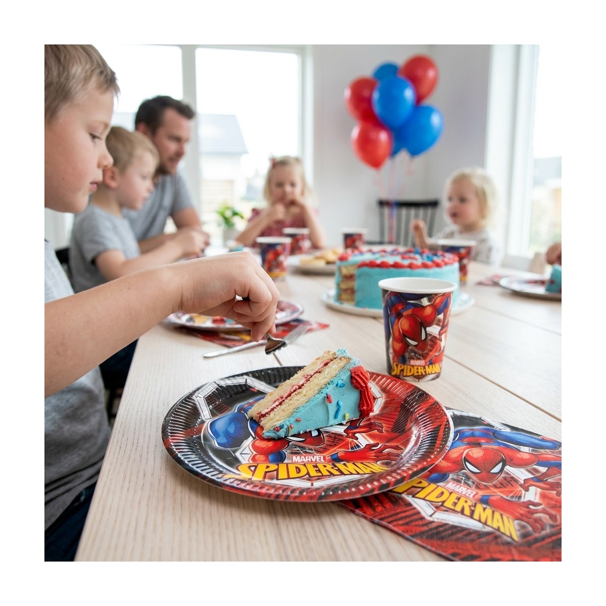 8 st. Spider-Man&reg; Papperstallrikar r&ouml;d/bl&aring; 20 cm
