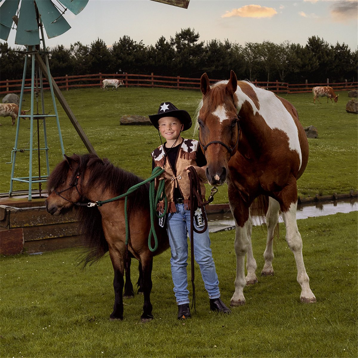 Rosa Cowboyhatt med Hakrem – Storlek 59 Rosa Cowboyhatt med Hakrem – Storlek 59
