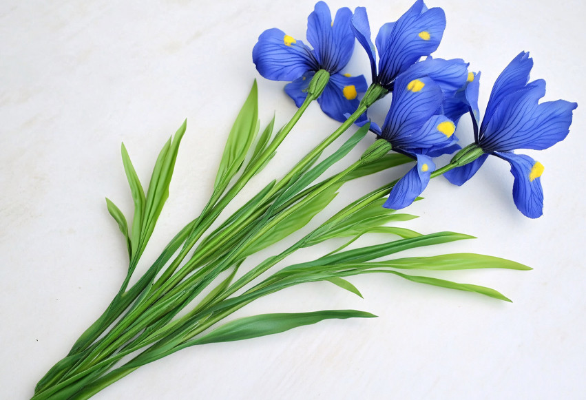 Från stam till bukett: Allt om skönheten i konstgjorda blommor på 123Party
